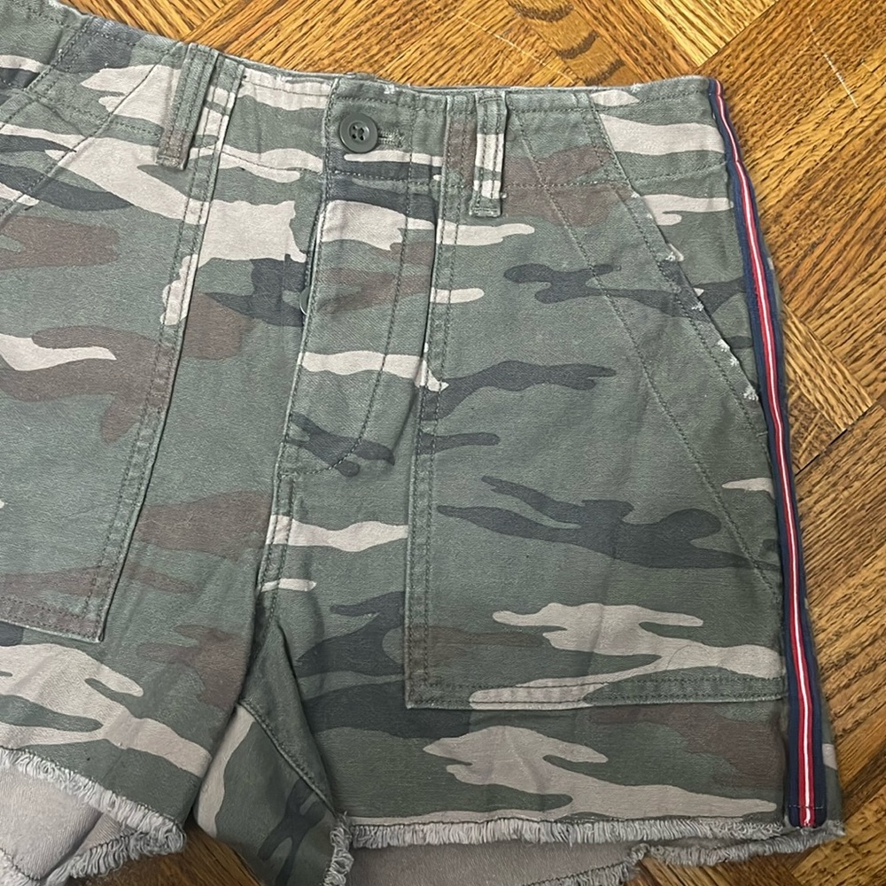 Gap - Picture 2 of 6